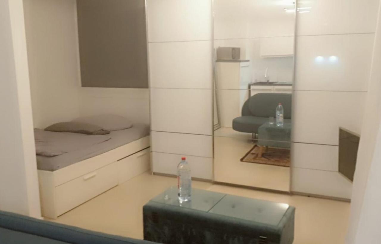 Apartment Mit Schoener, Moderner Einrichtung Colónia Exterior foto